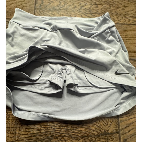 Nike Dri Fit Womens Athletic Skirt Gray Built in‎ Shorts Pockets Golf Tennis S - Picture 4 of 10